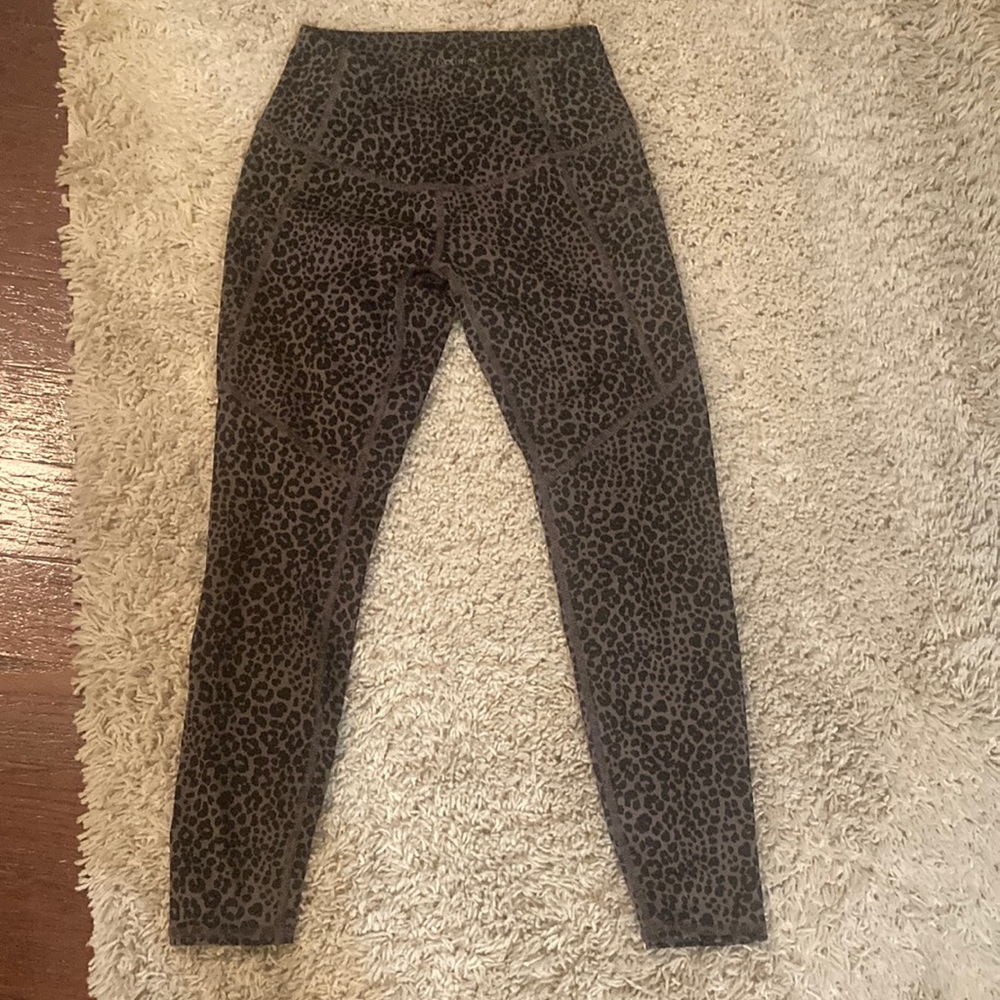 Evolution and Creation leopard yoga pants , Size Small